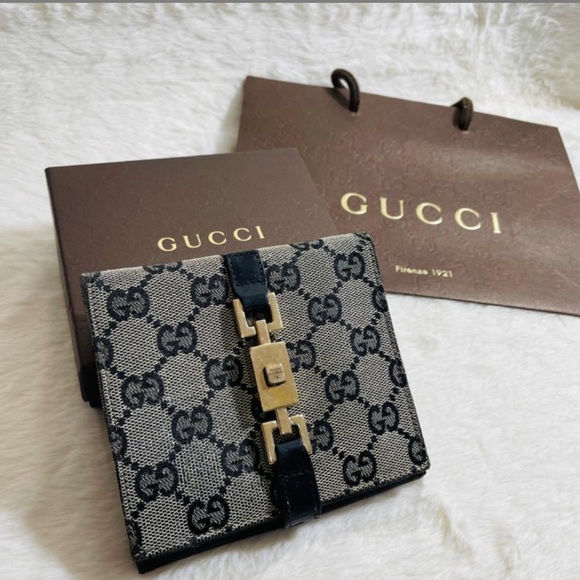 Gucci GG Embossed black bifold wallet - Picture 1 of 10